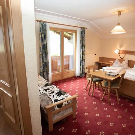 罗斯平特霍夫酒店 3*